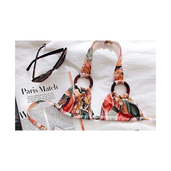 BEACH RIOT ๐ Tropical Floral Bikini TOP - Picture 16 of 16